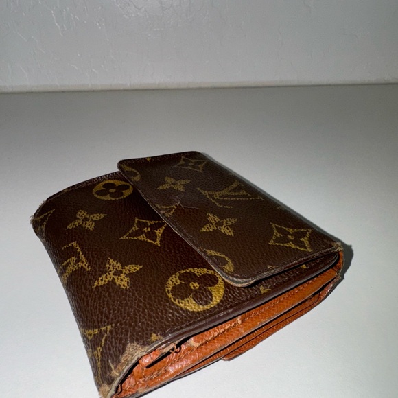 AUTHENTIC Louis Vuitton Monogram Wallet - Picture 3 of 9